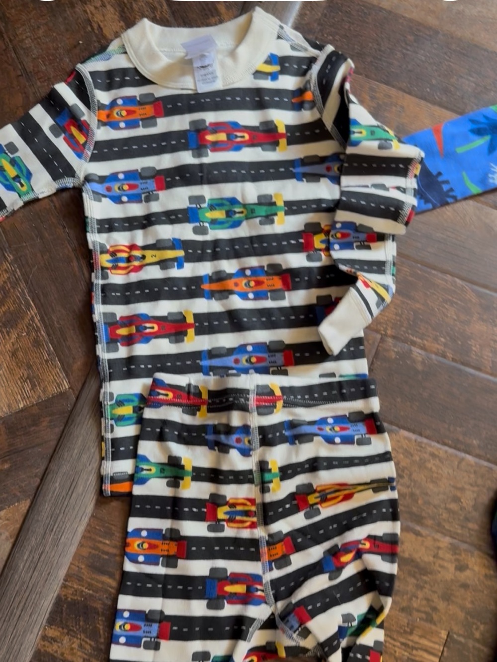 NWT Hanna Andersson Multicolor Race Car Print boys size 4.